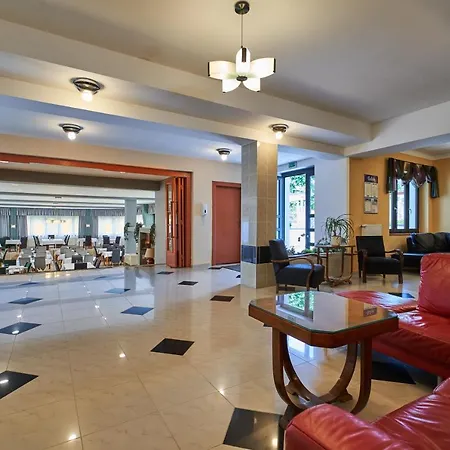 Hotel Korona 3*
