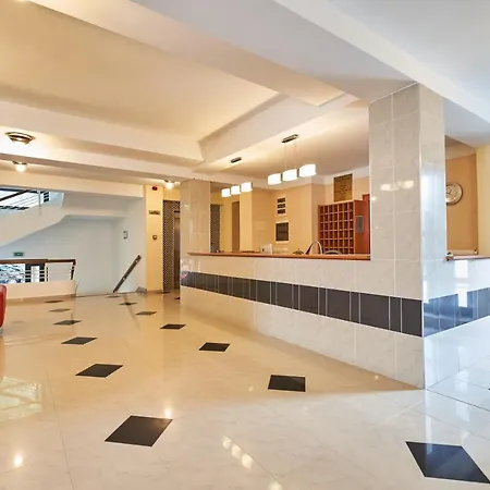 Hotel Korona 3*