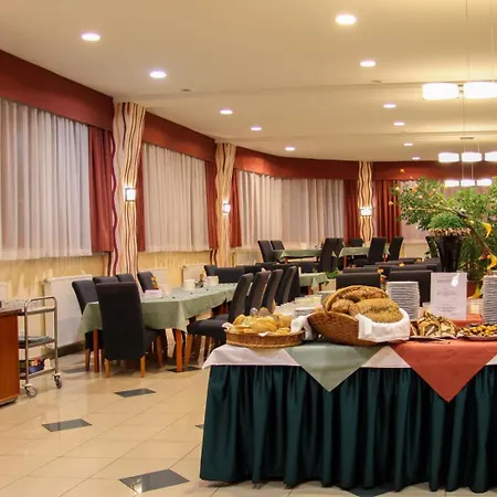 Hotel Korona 3*