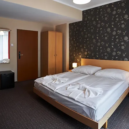 Hotel Korona 3*