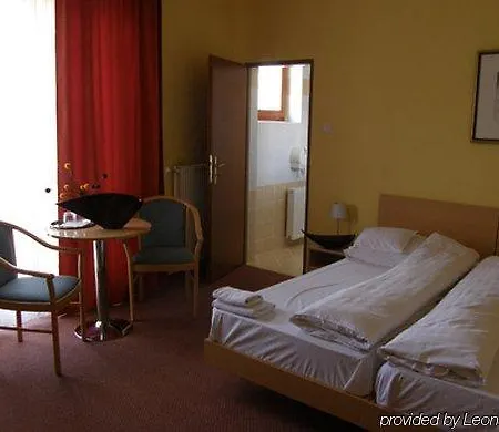 Korona Hotel 3*